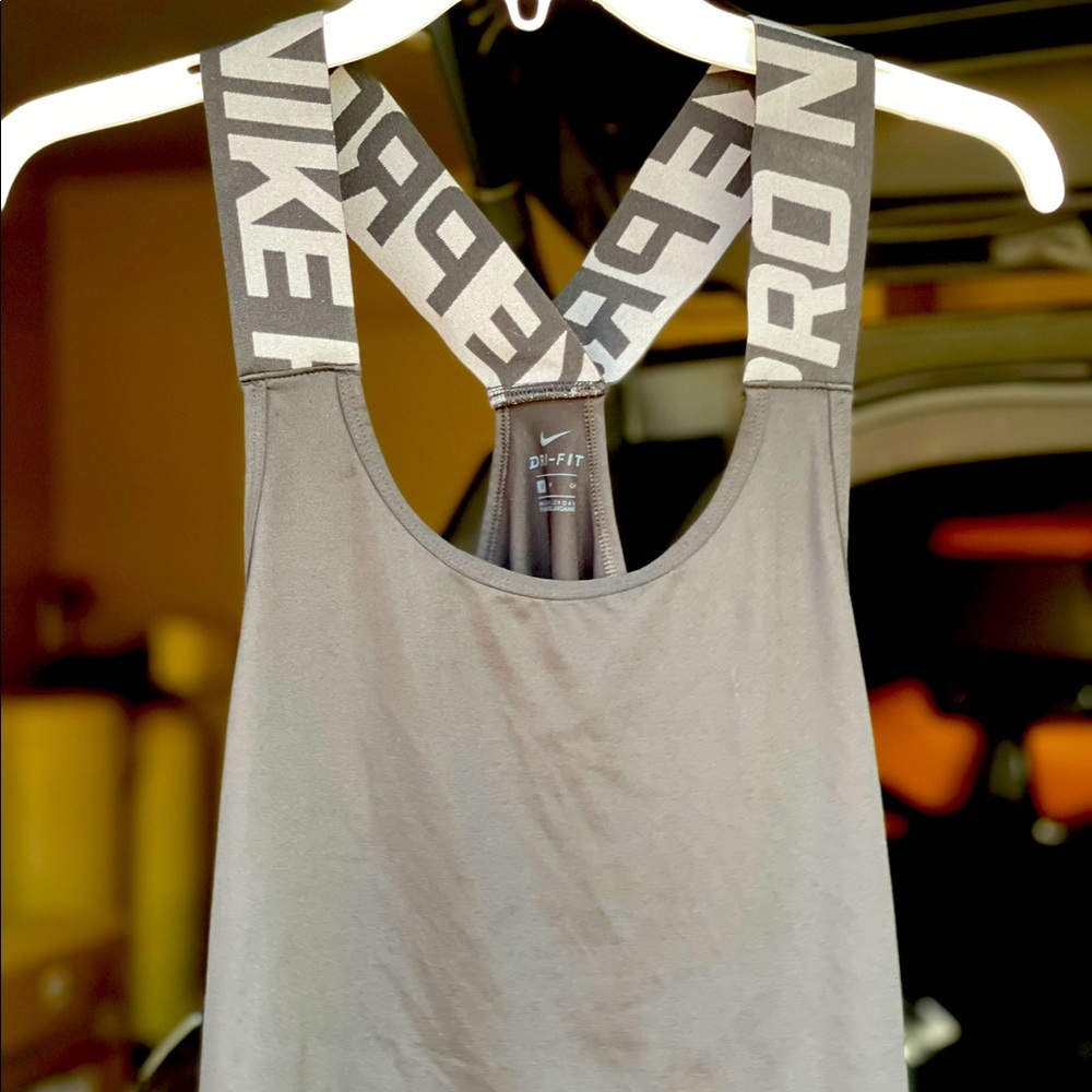 Nike crop